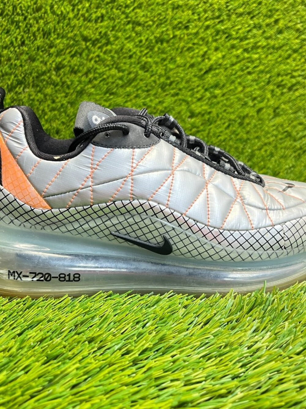 Nike Air Max MX 720-818 Boys Size 6.5Y Silver‎ Black Walking Shoes Sneakers